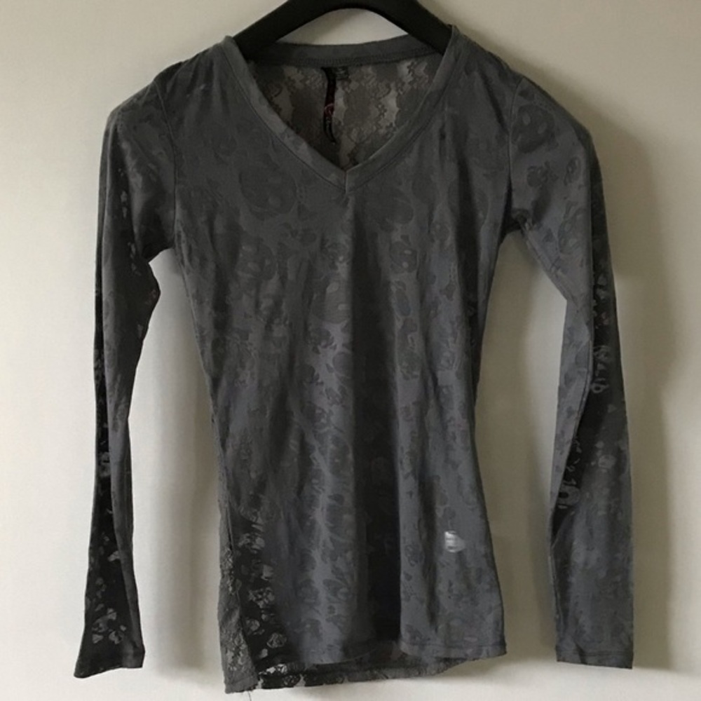 Made for me to look amazing, woman’s sheer size S, gray lace top